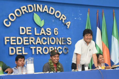 El presidente Evo Morales se reúnió el 12 de octubre con autoridades y dirigentes del trópico cochabambino en Lauca Ñ. Foto: ABI/Enzo De Luca